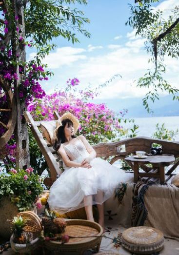 丰满少妇惨叫在线播放一区二区_剧情片在线手机播放