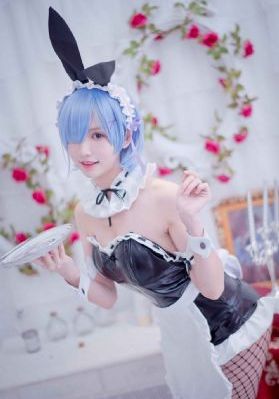 欧美情趣皮装图_免费手机观看